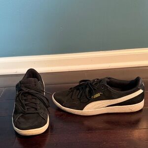 Puma Vikky Women’s Sz 8.5 Retro Black Sneakers with White Accent